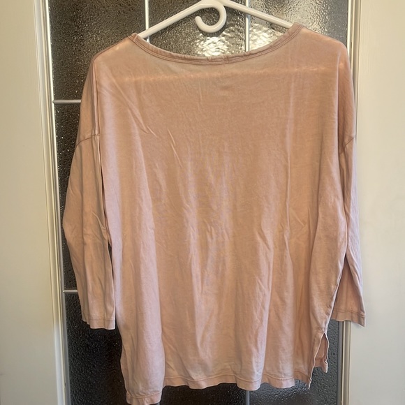 Gap 3/4 sleeve light pink top - Picture 3 of 6